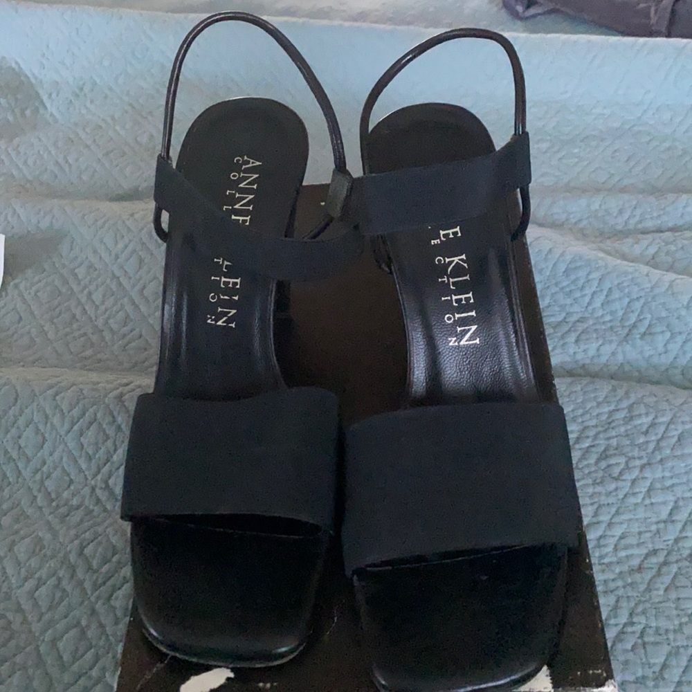 Anne Klein Black/Elastic wedge heel. 8 N.